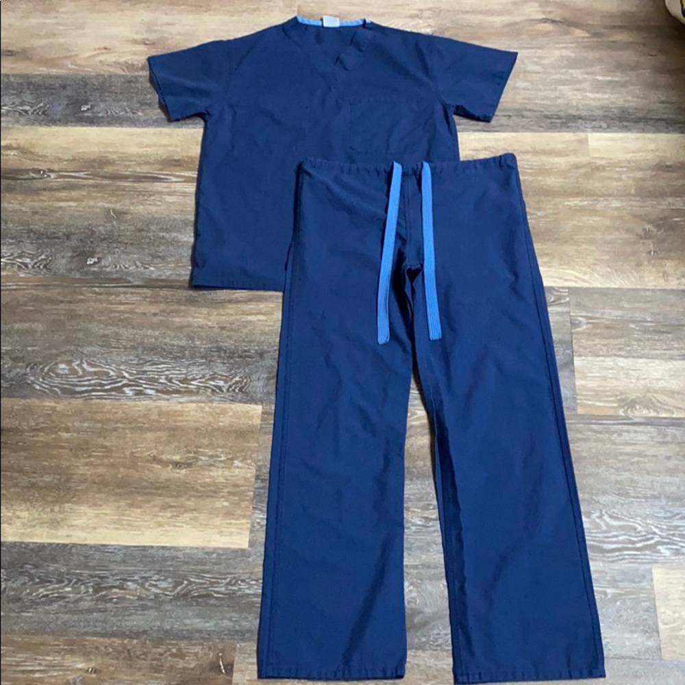 Medline navy blue scrub set